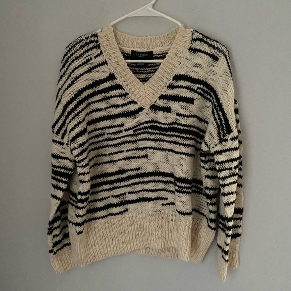 Cai Design Women’s V Neck Thick Knit Sweater